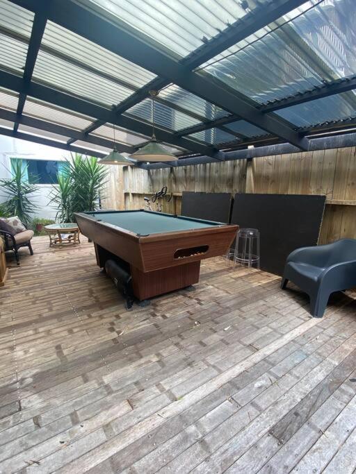 Electric Waihi Beach House - Family & Dog Friendly, Close To Beach, Pool Table, Outdoor Fire Room, Skate Ramp Bowentown Екстериор снимка