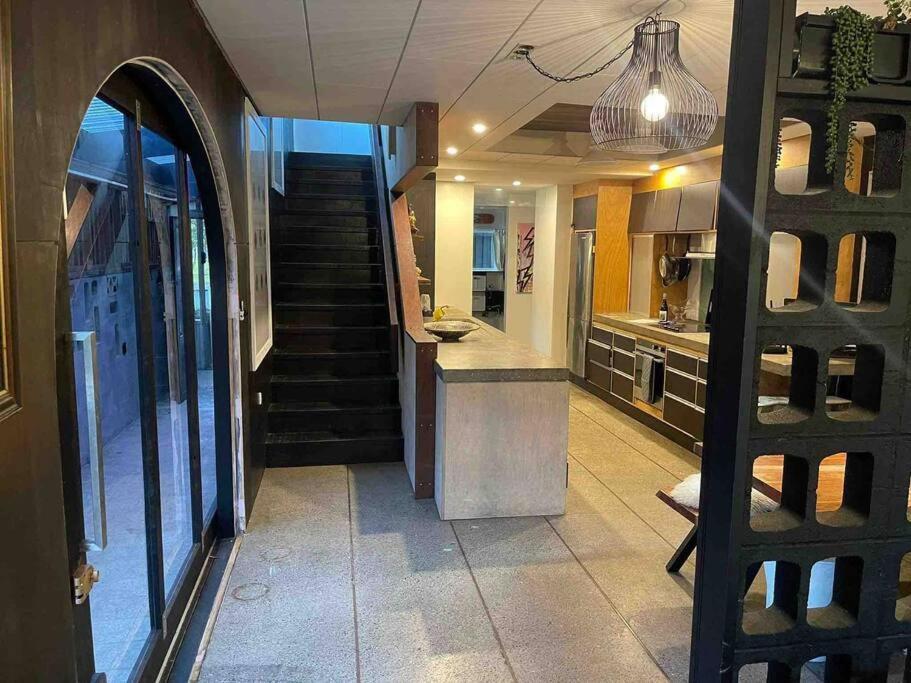 Electric Waihi Beach House - Family & Dog Friendly, Close To Beach, Pool Table, Outdoor Fire Room, Skate Ramp Bowentown Екстериор снимка