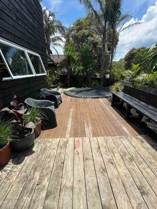 Electric Waihi Beach House - Family & Dog Friendly, Close To Beach, Pool Table, Outdoor Fire Room, Skate Ramp Bowentown Екстериор снимка